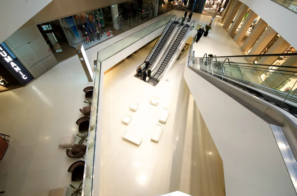 Seamless floors in public areas